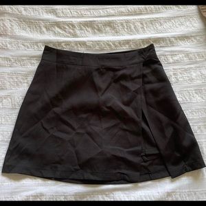 Black mini skirt/skort
